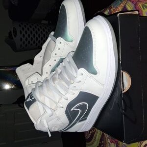 Jordon Nike High Top Metalic